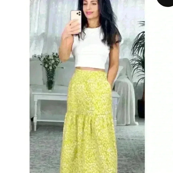 NWT Who What Wear Women's Yellow  Leopard Print Tiered Midi Skirt Size small - Picture 2 of 7